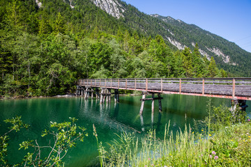 Holzbr&uuml;cke am Plansee in &Ouml;sterreich
