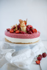 cheesecake with strawberries