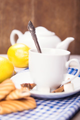 tea with lemon
