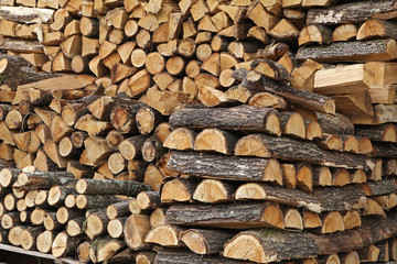 Tas de bois de chauffage