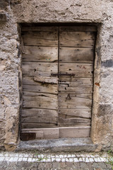 Vecchia porta, Italia