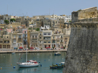 Fototapeta na wymiar A view from Vittoriosa to neighbor town, Malta