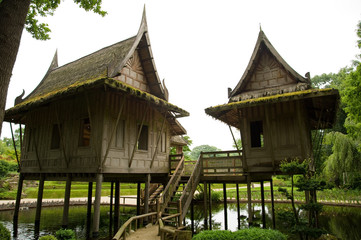 Vietnamesische Stelzenhäuser, Parkanlage Arcen