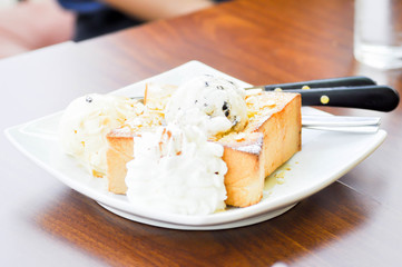 honey toast and ice cream
