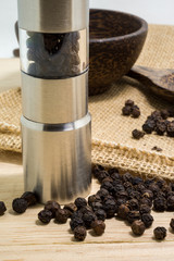 Pepper grinder and black peppercorn