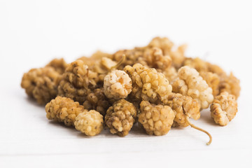 dried mulberry