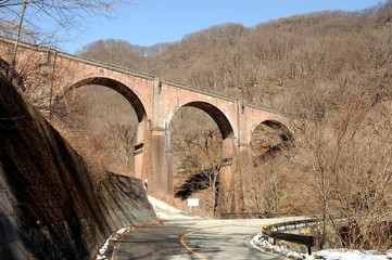 群馬県　碓氷峠　重要文化財　めがね橋