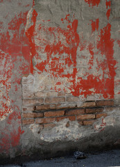 muro degrado rosso