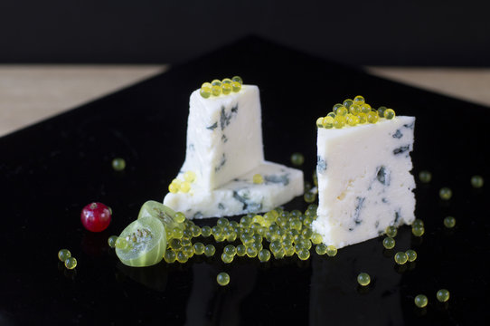Dor Blue and honey caviar