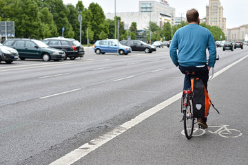 Radfahrer in der Innenstadt von Berlin