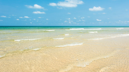 Fototapeta na wymiar Beautiful wave at the shallow beach,Koh Chang Island,Thailand