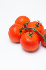 トマト（房付きのトマト）　縦位置