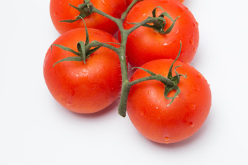 トマト（房付きのトマト）　横位置