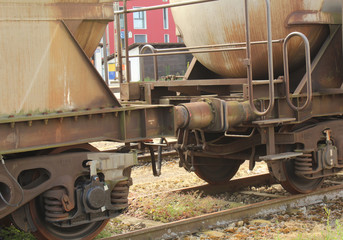 Güterzug auf Bahngleis