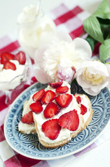 Strawberry sandwiches with butter