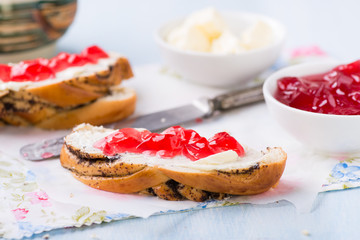 Sandwiches with fresh red currant jam