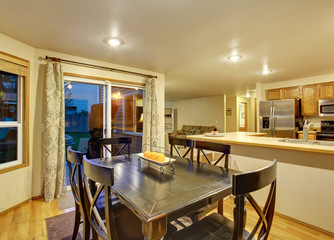 excellent dinning room with hardwood floor.