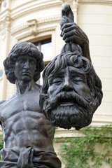 Skulptur David mit dem Haupte Goliaths im Schlossgarten Schwerin