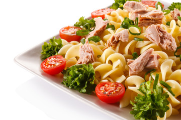 Pasta with tuna and vegetables 
