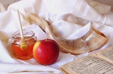 rosh hashanah (jewesh holiday) concept - shofar, torah book