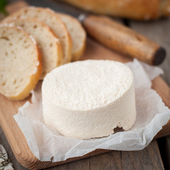 Fototapeta na wymiar Goat Cheese with Bread