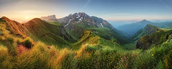 Gartenposter Landschaften Bergsonnenaufgangpanorama in den Dolomiten, Passo Giau