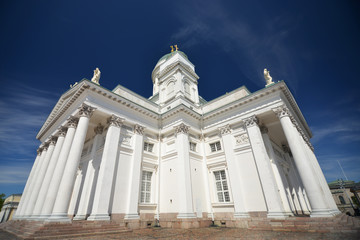 Fototapeta na wymiar Finnish Evangelical Lutheran cathedral on the Senate square of Helsinki