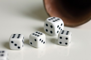 Würfel Wuerfel Wuerfelbecher dice