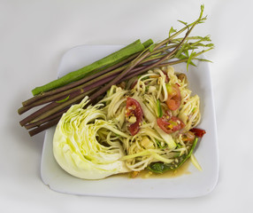 Som tam (Thai papaya salad) recipe