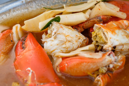 curry spicy crab with pickled bamboo shoots