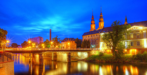 Fototapeta na wymiar Opole widok miasta nocą