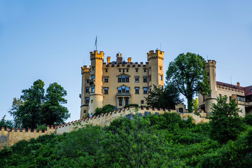 Fototapeta na wymiar Schloss Hohenschwangau in den Alpen