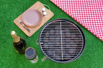 Photo sur Plexiglas Pique-nique Fine Dining On The Lawn. BBQ Party Or Picnic Concept