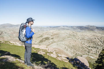 Fototapeta premium Man enjoying the mountains