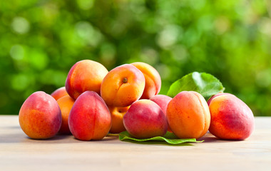 Fototapeta na wymiar juicy ripe apricots