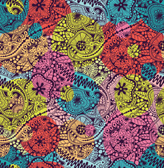 Abstract seamless floral pattern with geckos