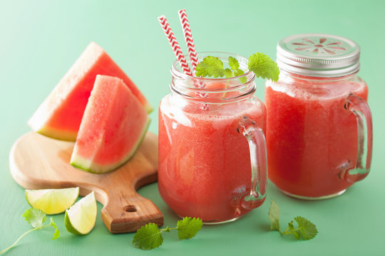watermelon lime smoothie in mason jars