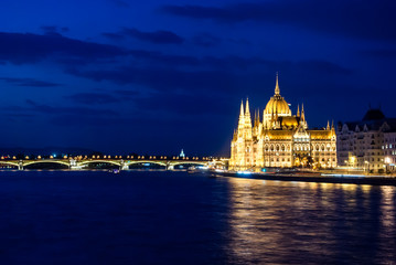 Fototapeta premium Budapest Cityscape at night. 