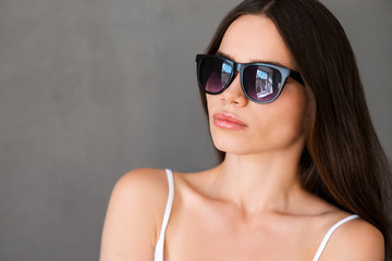 Naklejka premium Confident in her perfect look. 