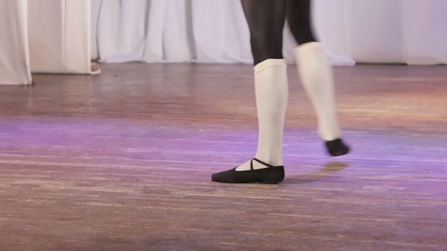 Ballet single feet