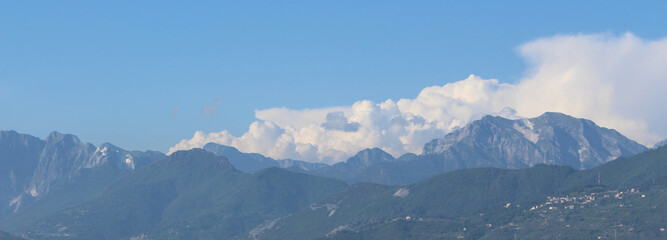 Fototapeta na wymiar Berge in der Toskana