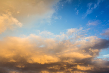 cloud and sky on day time