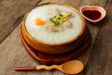 Porridge with egg and liver.