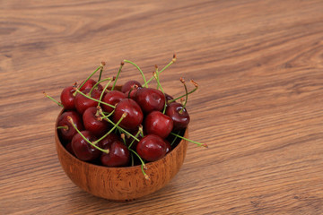 A bowl of cherries