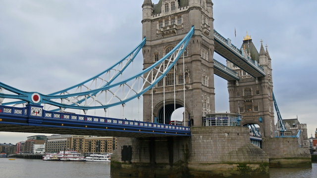 One of Londons beautiful spot is the Tower bridge. This tower connects the London bridge and the other towers in 4K UHD