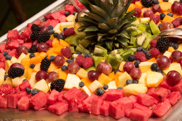 Macedonia di frutta su vassoio