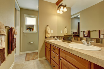 nice bathroom with tile floor.