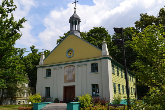 Zabytkowe drewniane budynki z miasta Łodzi