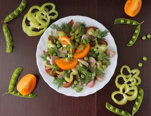 salad with lamb tongue, tomatoes, and balsamic vinegar