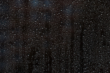 Obraz premium Raindrops on glass